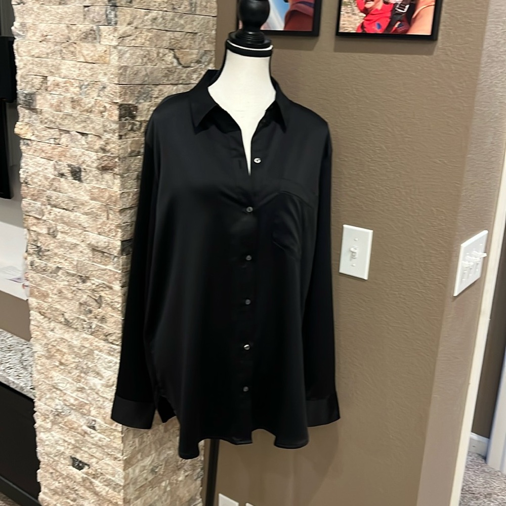 Gap women’s satin button down shirt Size Large Tall